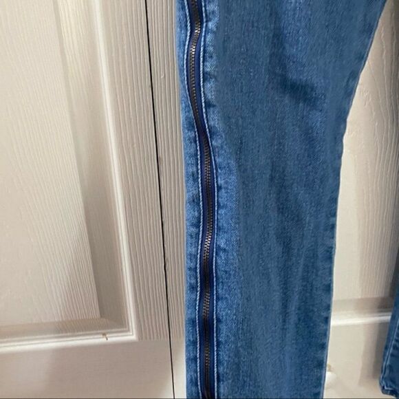 Forever 21 Dark Denim Women’s Jeans Zippers on each side - Picture 6 of 10